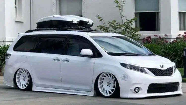 Best Roof Boxes For Toyota Sienna
